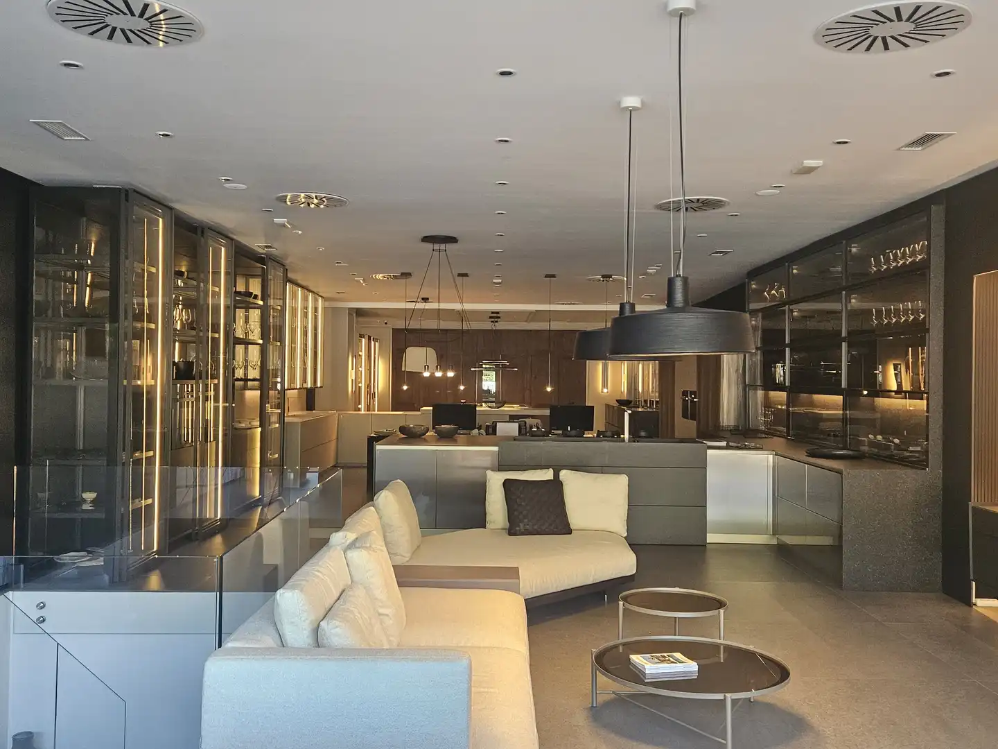 Local comercial en alquiler en Milla de Oro, imagen 2