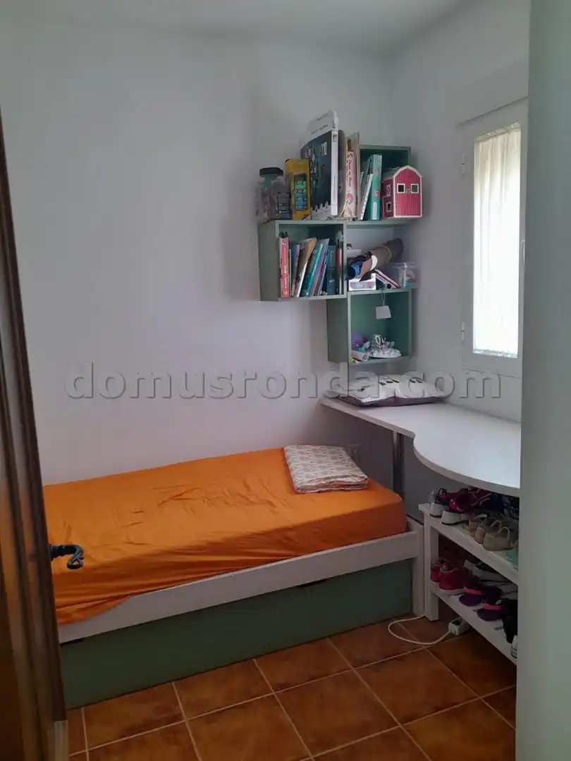 Habitación de Casa adosada en venta en Montejaque con Calefacción y Piscina