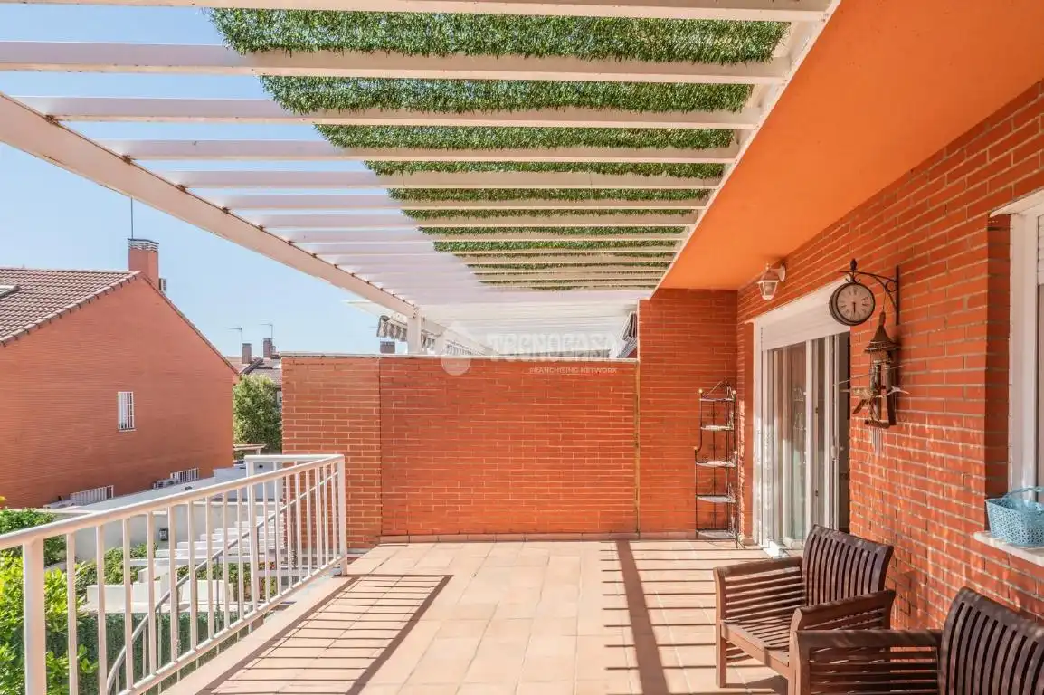 Casa aparellada en venda a Las Castañeras - Bulevar, imagen 2
