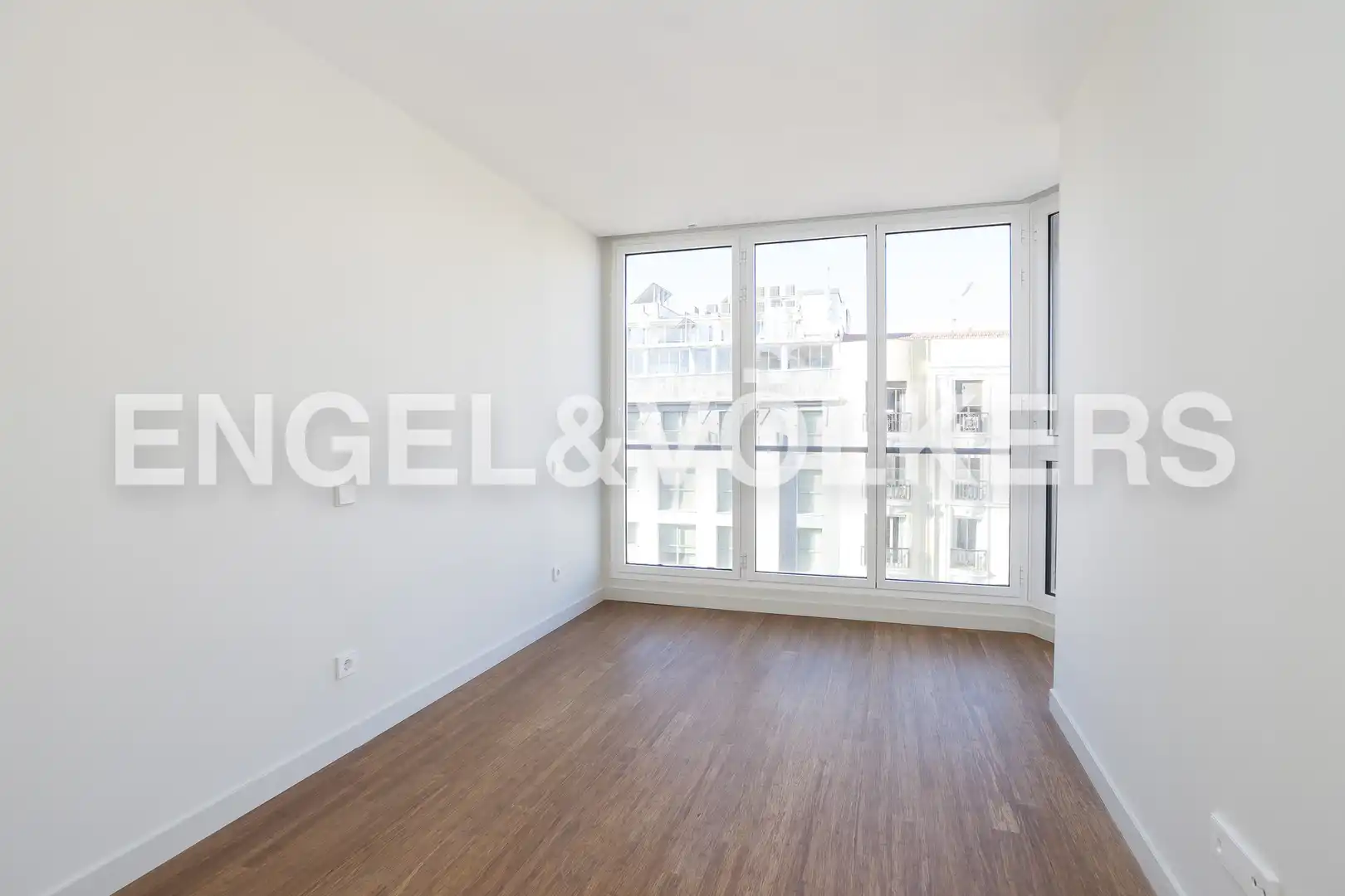 Bedroom of Attic for rent in Madrid  with Heating and Swimming Pool