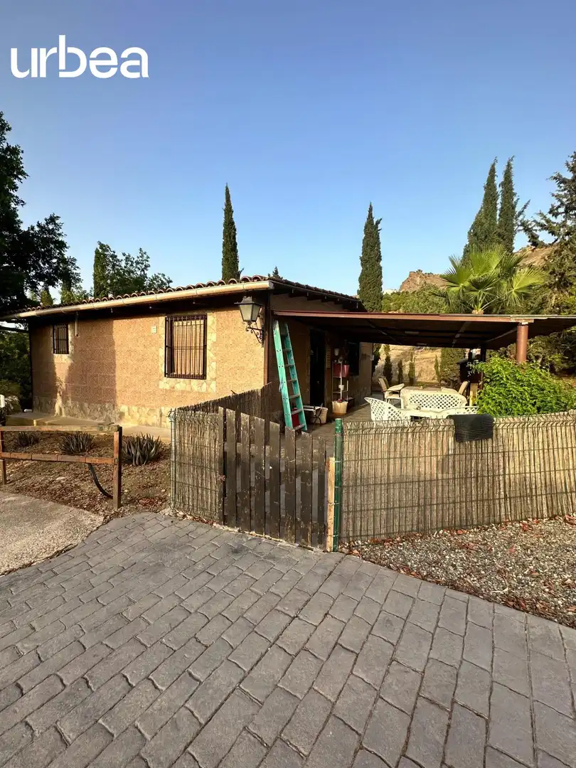 Vista exterior de Finca rústica en venda en Pizarra amb Aire condicionat, Calefacció i Jardí privat