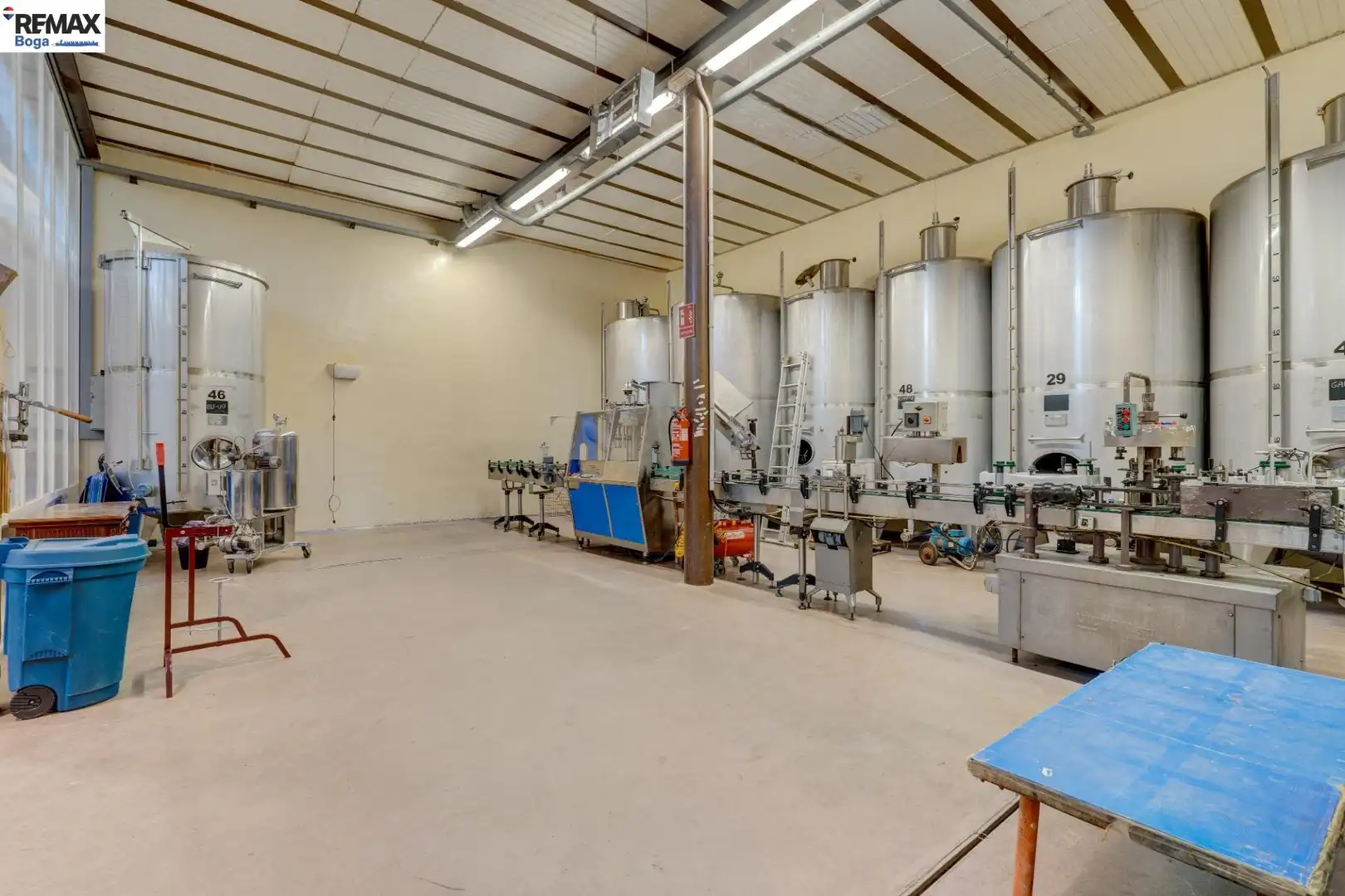 Commercial properties for sale in Cordovín  with Furnished