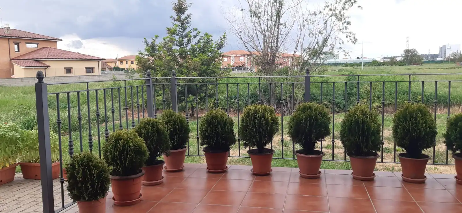 Terrassa de Casa o xalet de lloguer en Onzonilla amb Jardí privat, Parquet i Moblat
