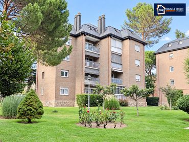 Appartamento con piscina in affitto a Calle Ibersierra