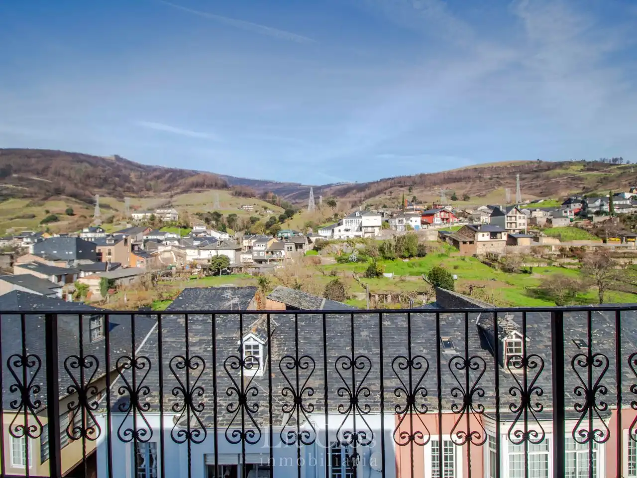 Außenansicht von Geschaftsraum zum Verkauf in Vilamartín de Valdeorras mit Terrasse