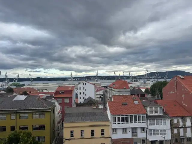 Vista exterior de Pis en venda en Ferrol amb Parquet, Forn i Rentadora