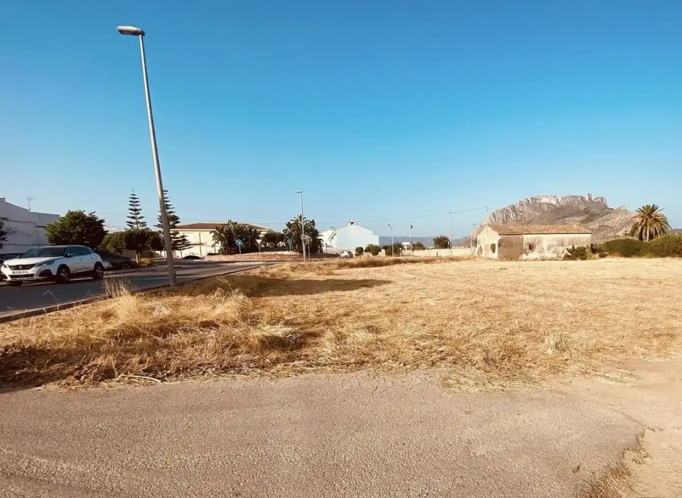 Terreny industrial en venda en Dénia