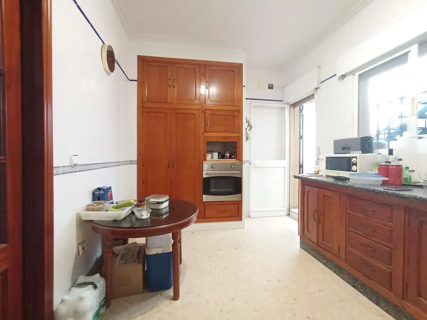 Cuina de Casa o xalet en venda en Dos Hermanas amb Aire condicionat, Terrassa i Traster