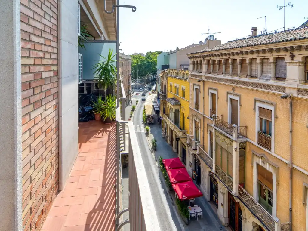 Exterior view of Flat for sale in Figueres  with Air Conditioner