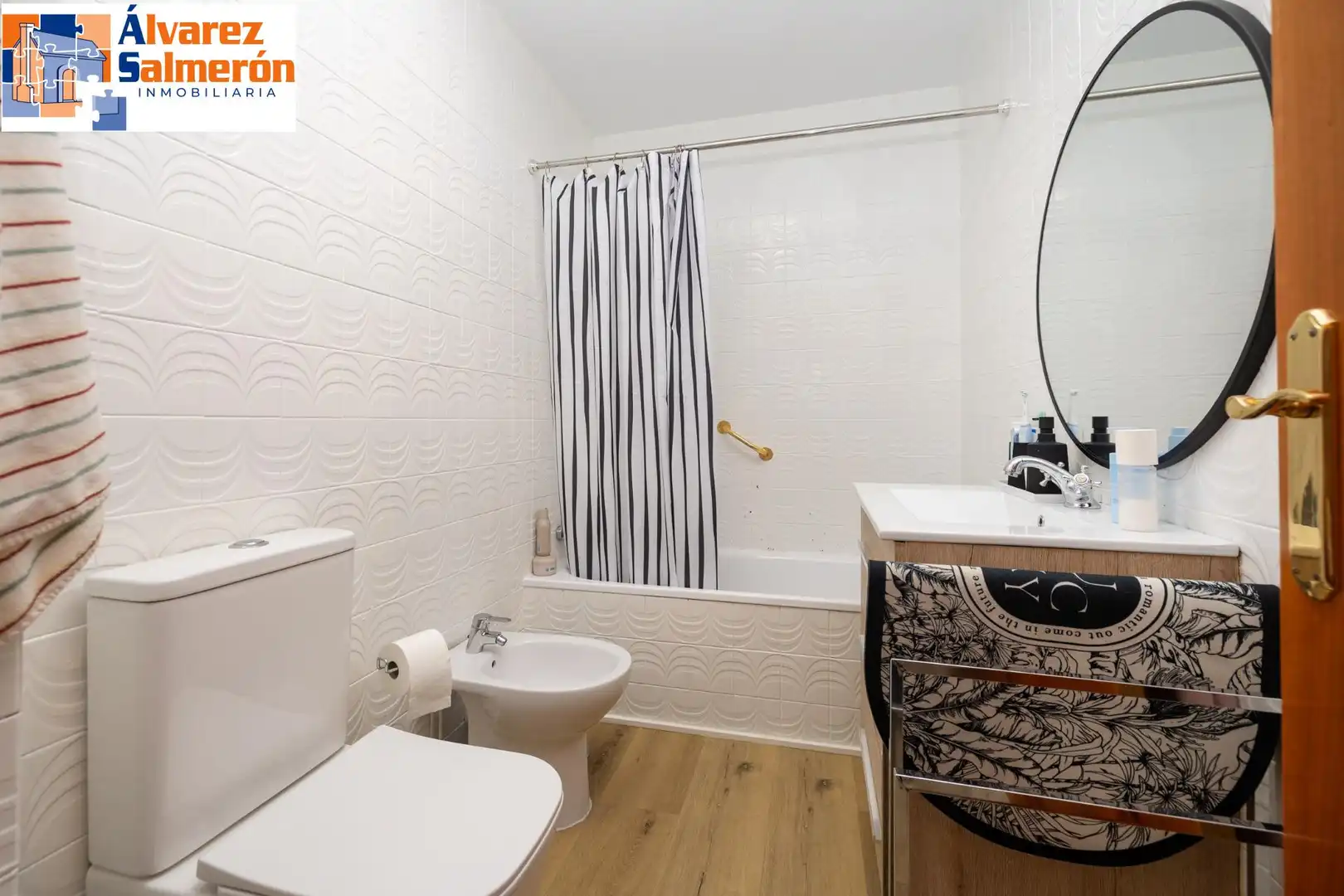 Bathroom of Flat for sale in Ronda