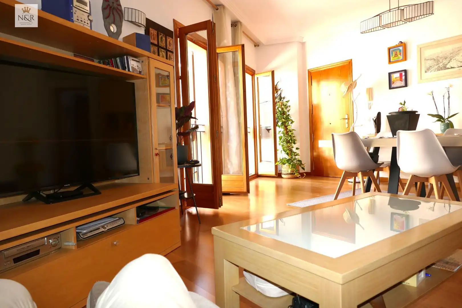 Living room of Flat for sale in Alaró  with Air Conditioner, Parquet flooring and Furnished