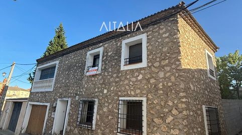 CASA CON GARAJE EN VENTA EN CASTEJÓN