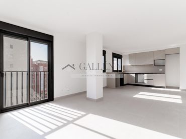 Piso con ascensor en venta en Calle COLUMBRETES