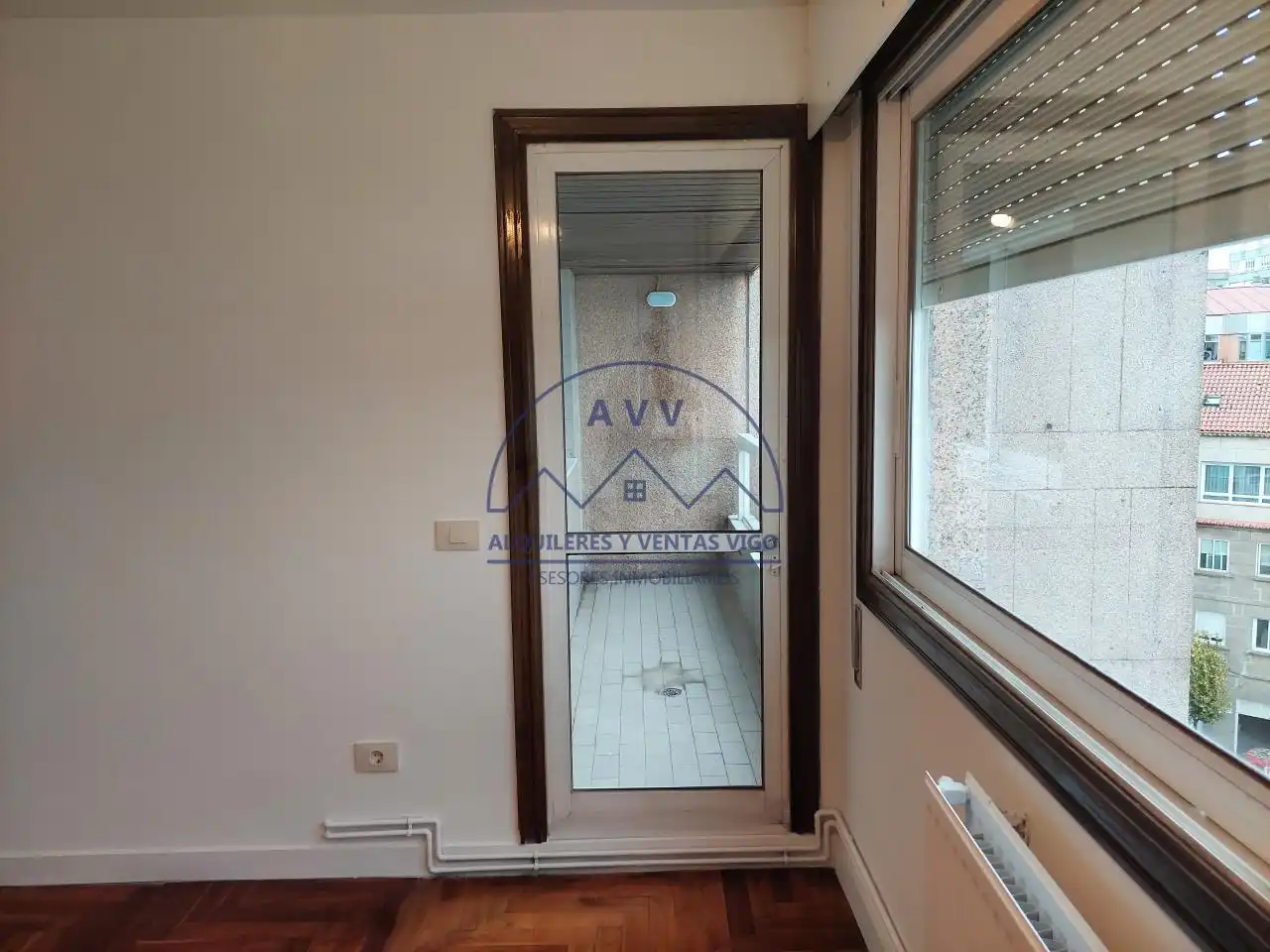 Piso de alquiler en Vigo  con Calefacción, Parquet y Terraza