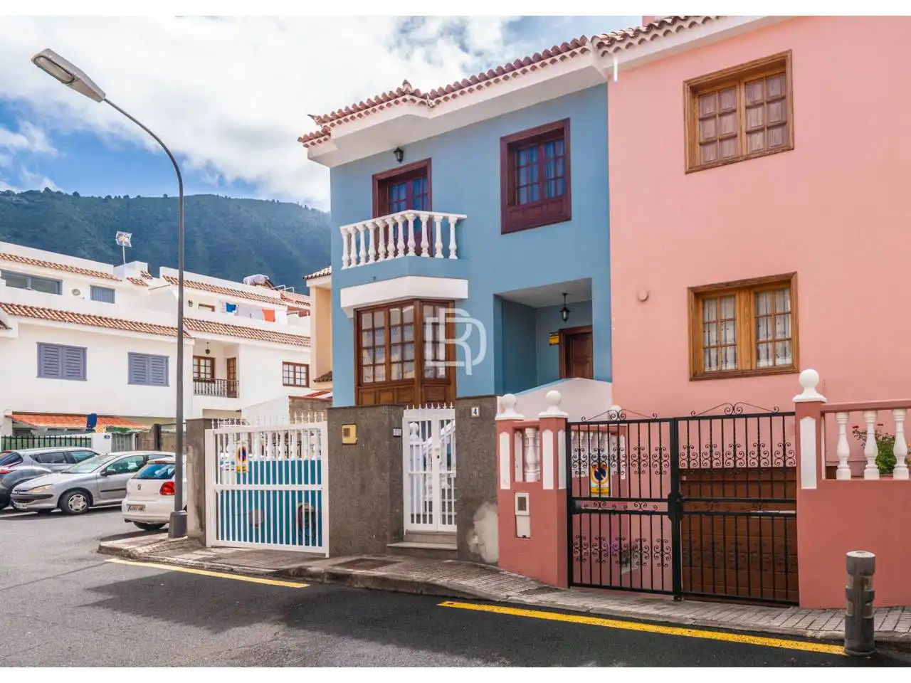 Exterior view of Detached homes for sale in La Orotava  with Parquet flooring, Terrace and Furnished