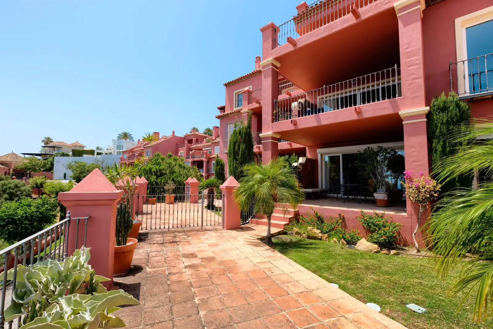 Apartamento con piscina en venta en La Quinta, imagen 5