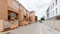 Vista exterior de Casa adosada en venda en Armilla amb Aire condicionat i Terrassa