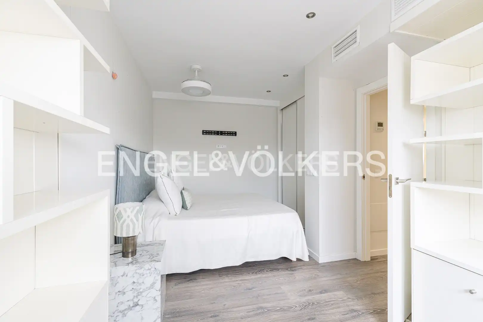 Schlafzimmer von Dachboden zum Verkauf in Majadahonda mit Klimaanlage, Heizung und Terrasse