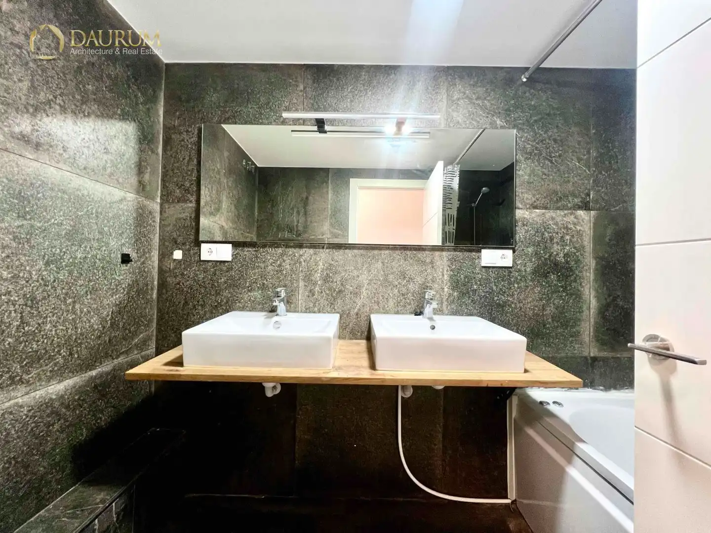 Baño de Piso en venta en Llíria con Aire acondicionado y Terraza