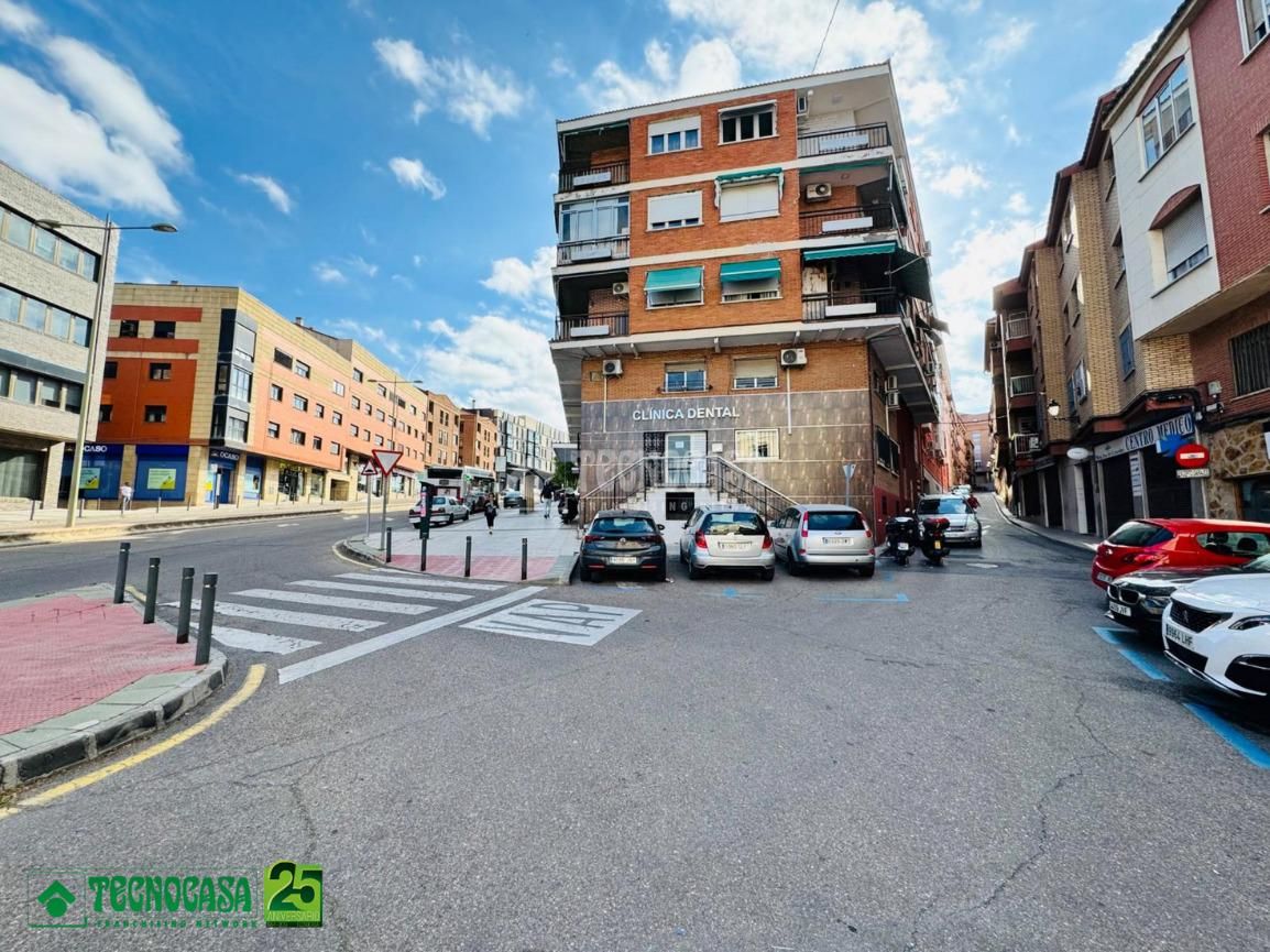 Vista exterior de Pis en venda en  Toledo Capital amb Calefacció i Terrassa