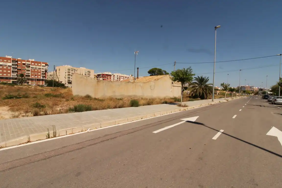 Terreno residencial en venta en Carrer Formentera del Segura, imagen 3