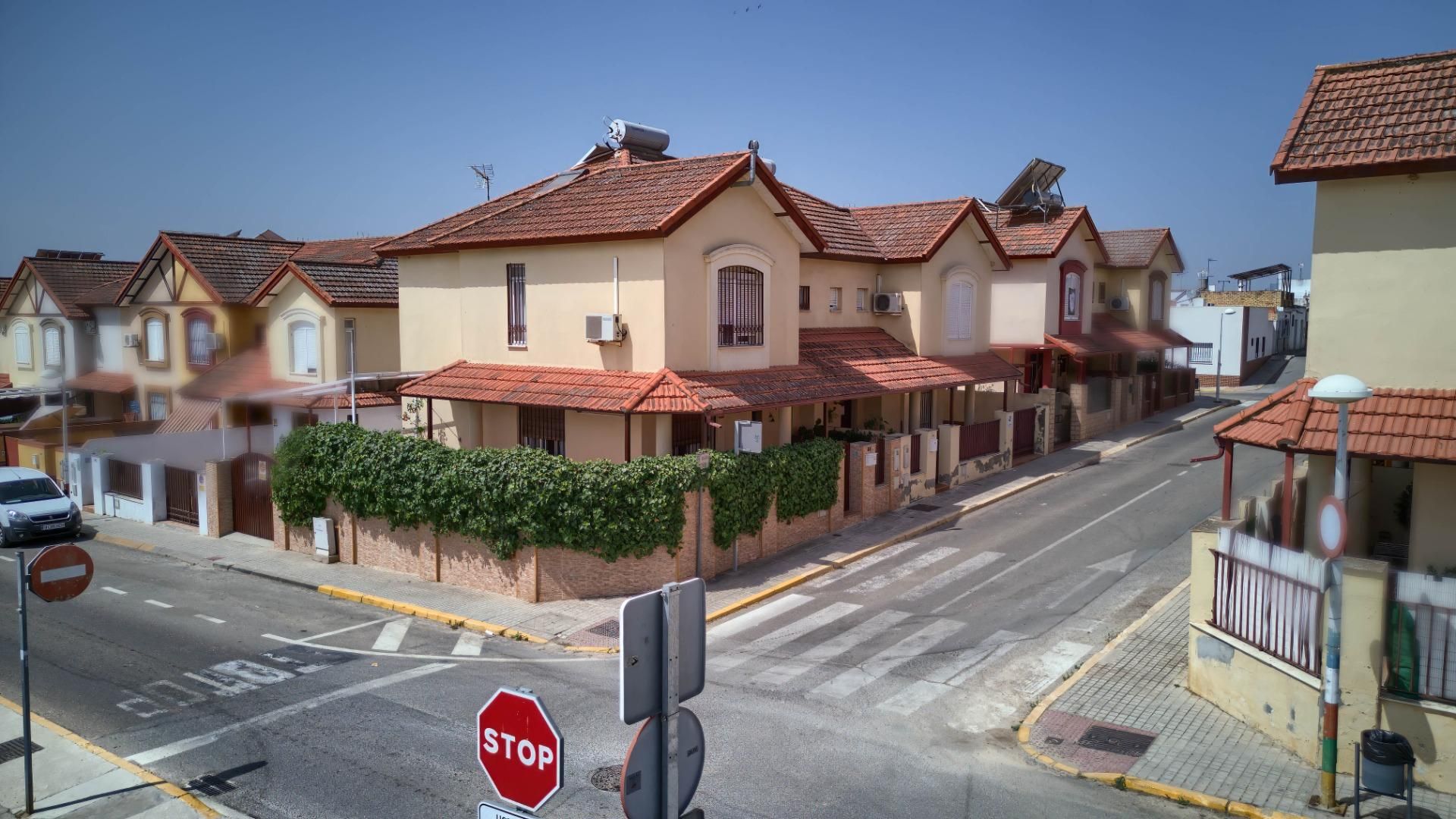 Vista exterior de Casa adosada en venda en Bollullos de la Mitación amb Aire condicionat, Calefacció i Parquet