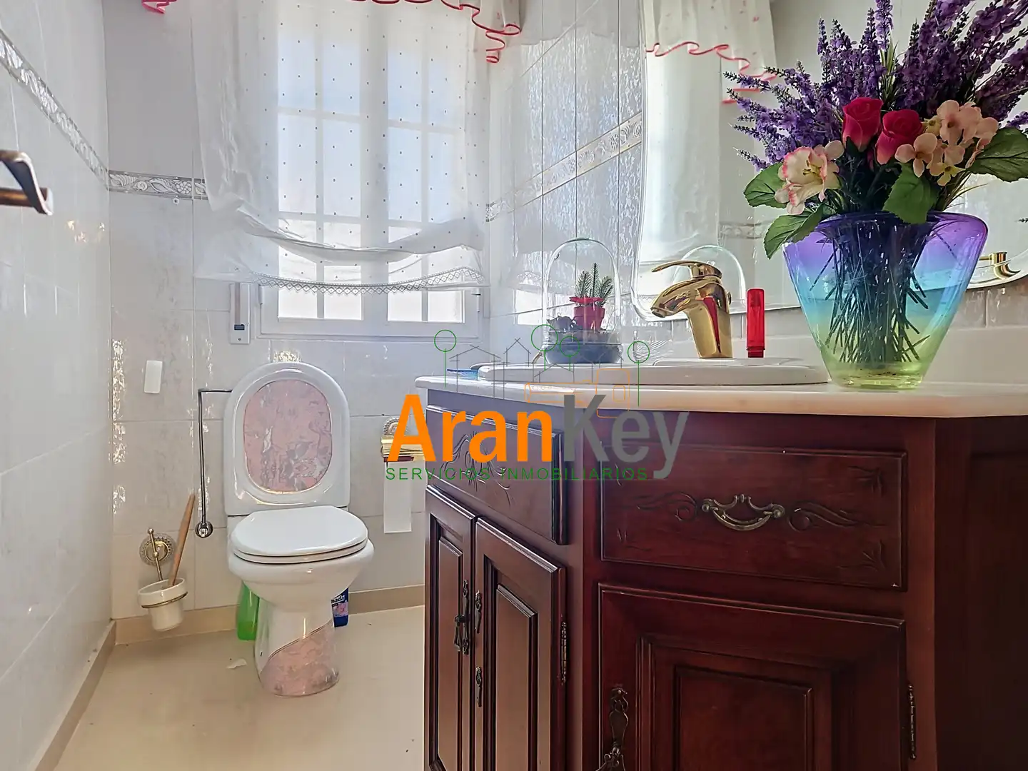Bathroom of Houses for sale in Aranjuez  with Air Conditioner, Private garden and Terrace