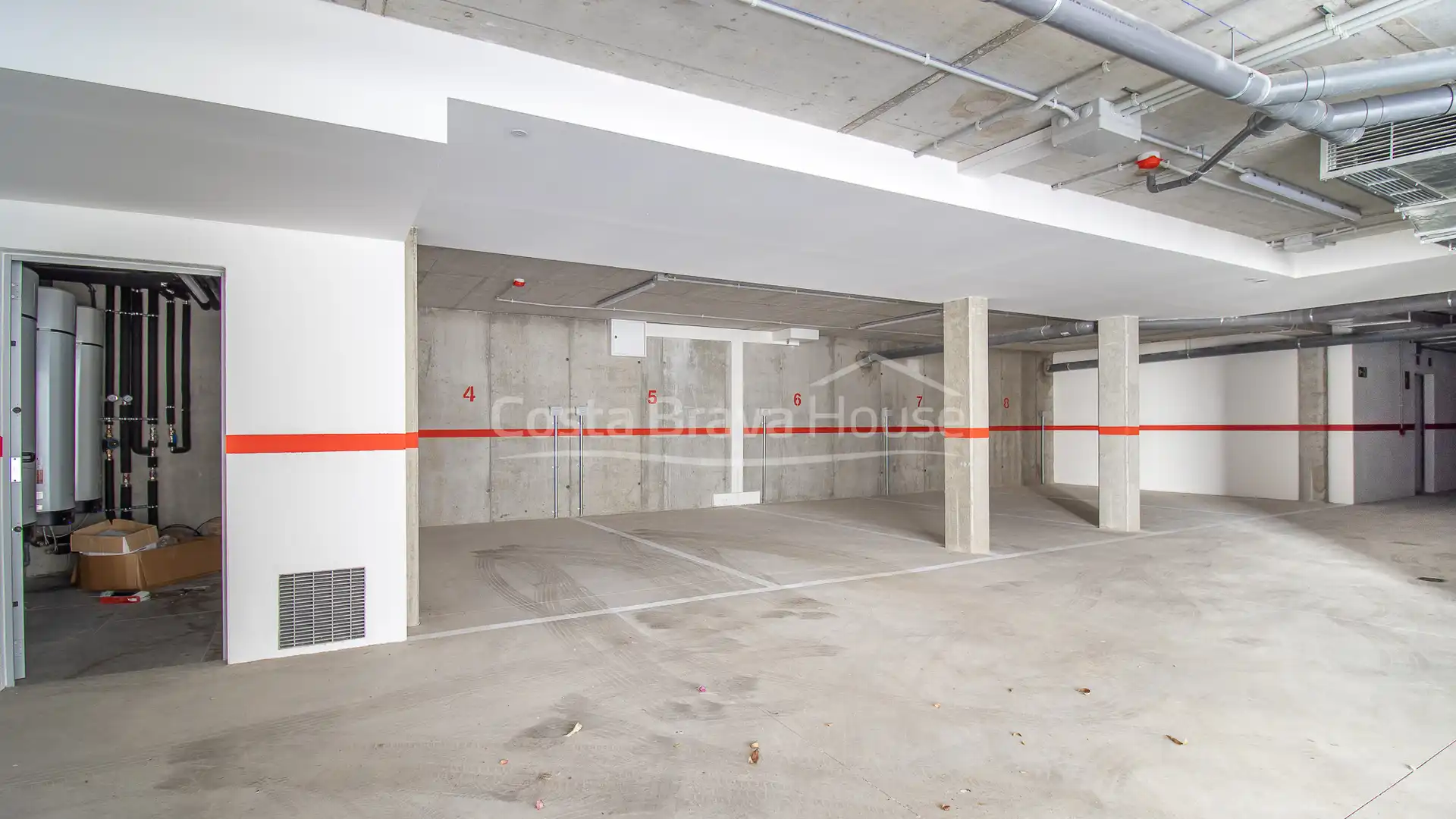 Aparcament de Apartament en venda en Palamós amb Aire condicionat, Calefacció i Jardí privat