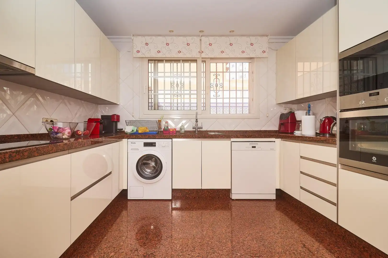Cuina de Casa o xalet en venda en Fuengirola amb Aire condicionat, Calefacció i Terrassa
