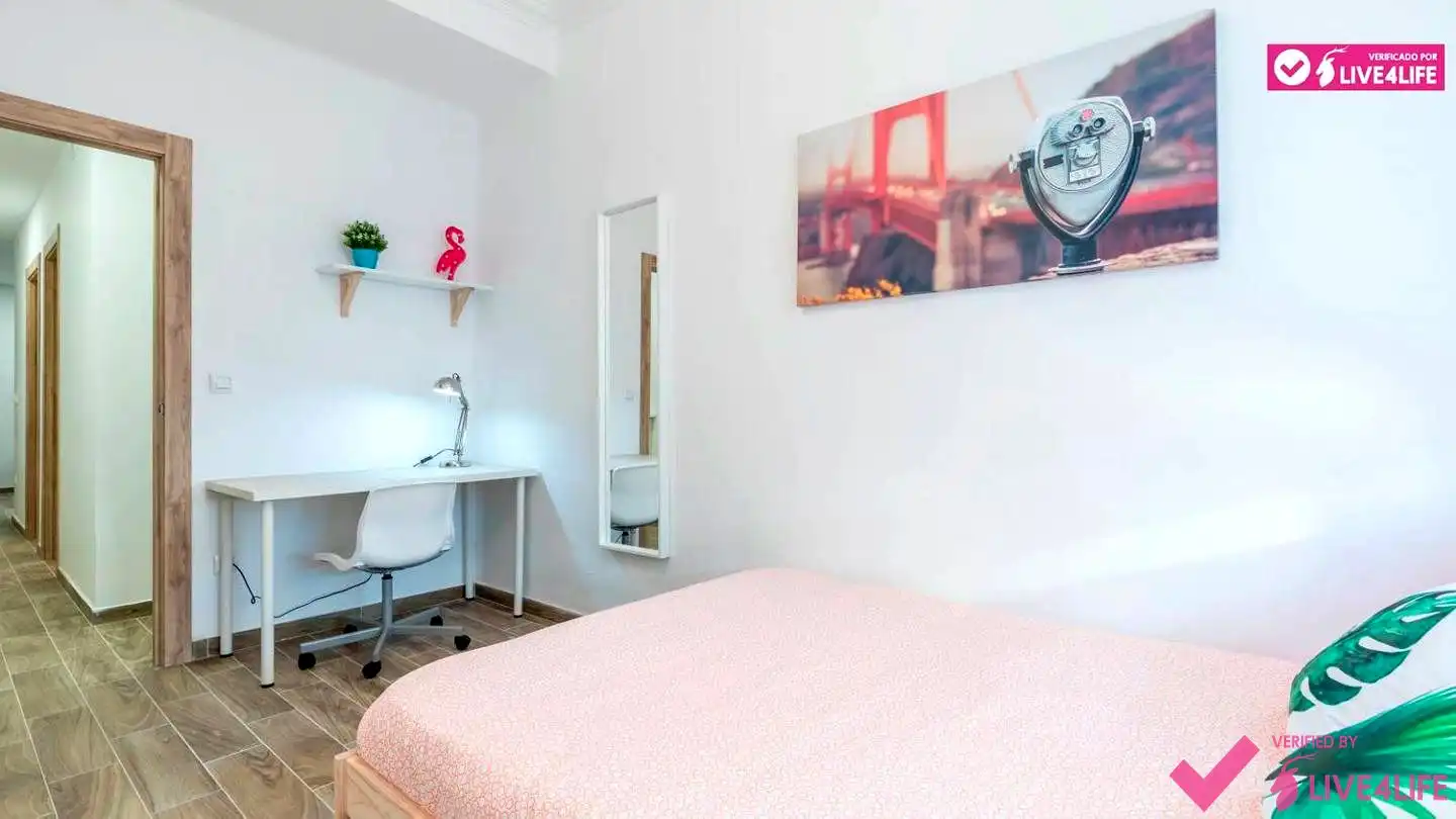 Bedroom of Apartments for rent in Valencia  with Air Conditioner, Parquet flooring and Furnished