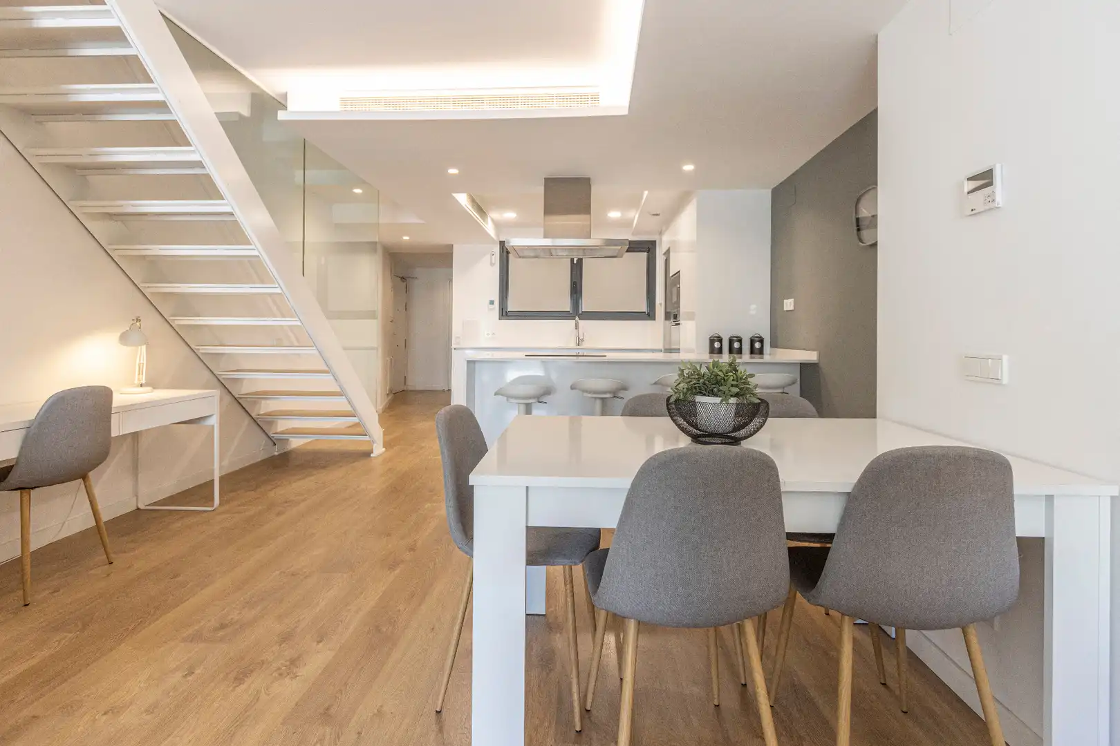 Dining room of Duplexes for sale in Barcelona  with Air Conditioner, Heating and Parquet flooring