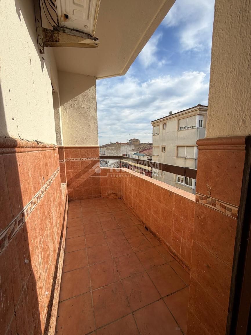 Vista exterior de Pis en venda en Mengíbar