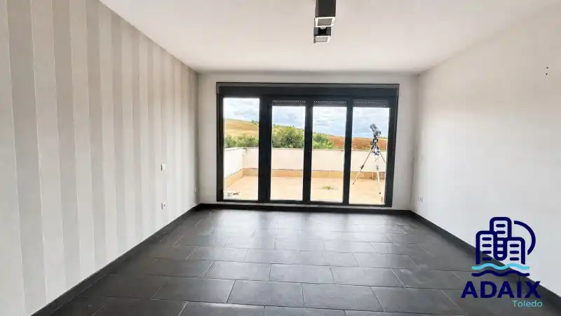 Living room of Houses for sale in Layos  with Air Conditioner, Heating and Terrace