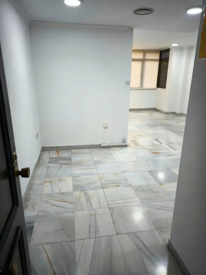 Office for rent in Puerto Deportivo