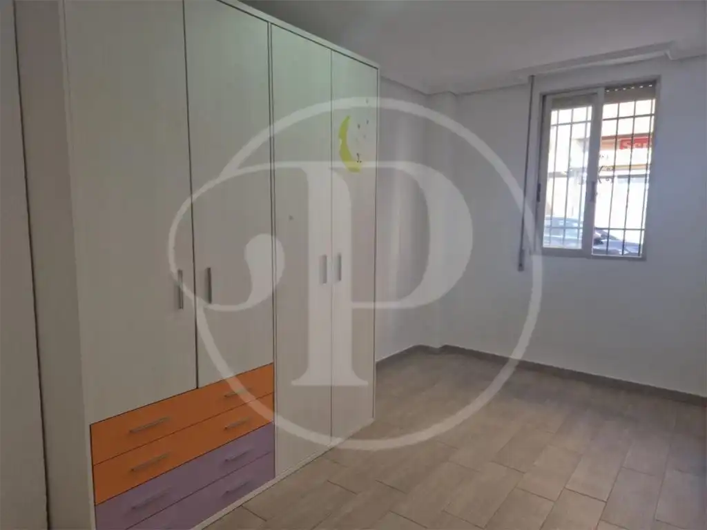 Dormitori de Apartament en venda en Aldaia amb Terrassa i Balcó