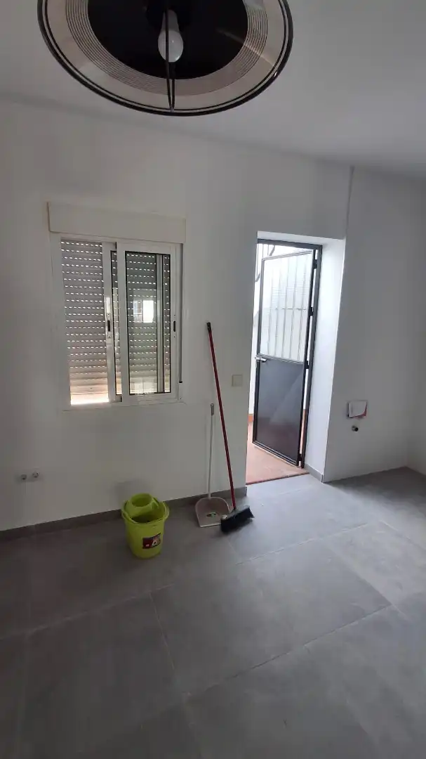 Piso en venta en Dos Hermanas con Balcón