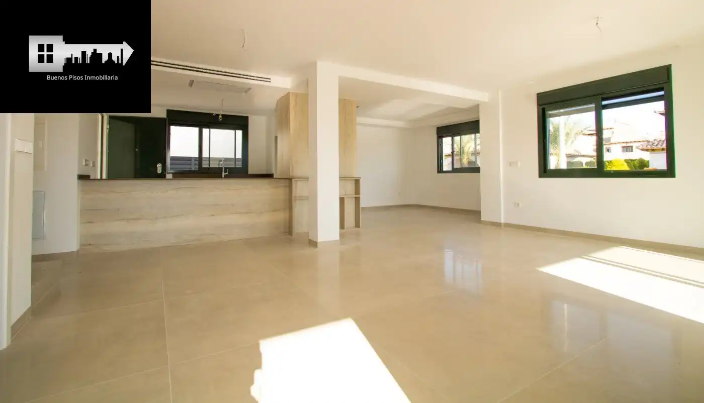 Casa o xalet en venda en Elche / Elx amb Aire condicionat, Calefacció i Jardí privat