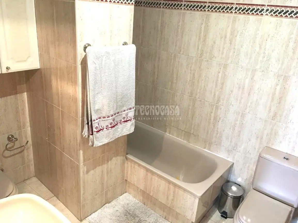 Baño de Piso en venta en Parla con Aire acondicionado