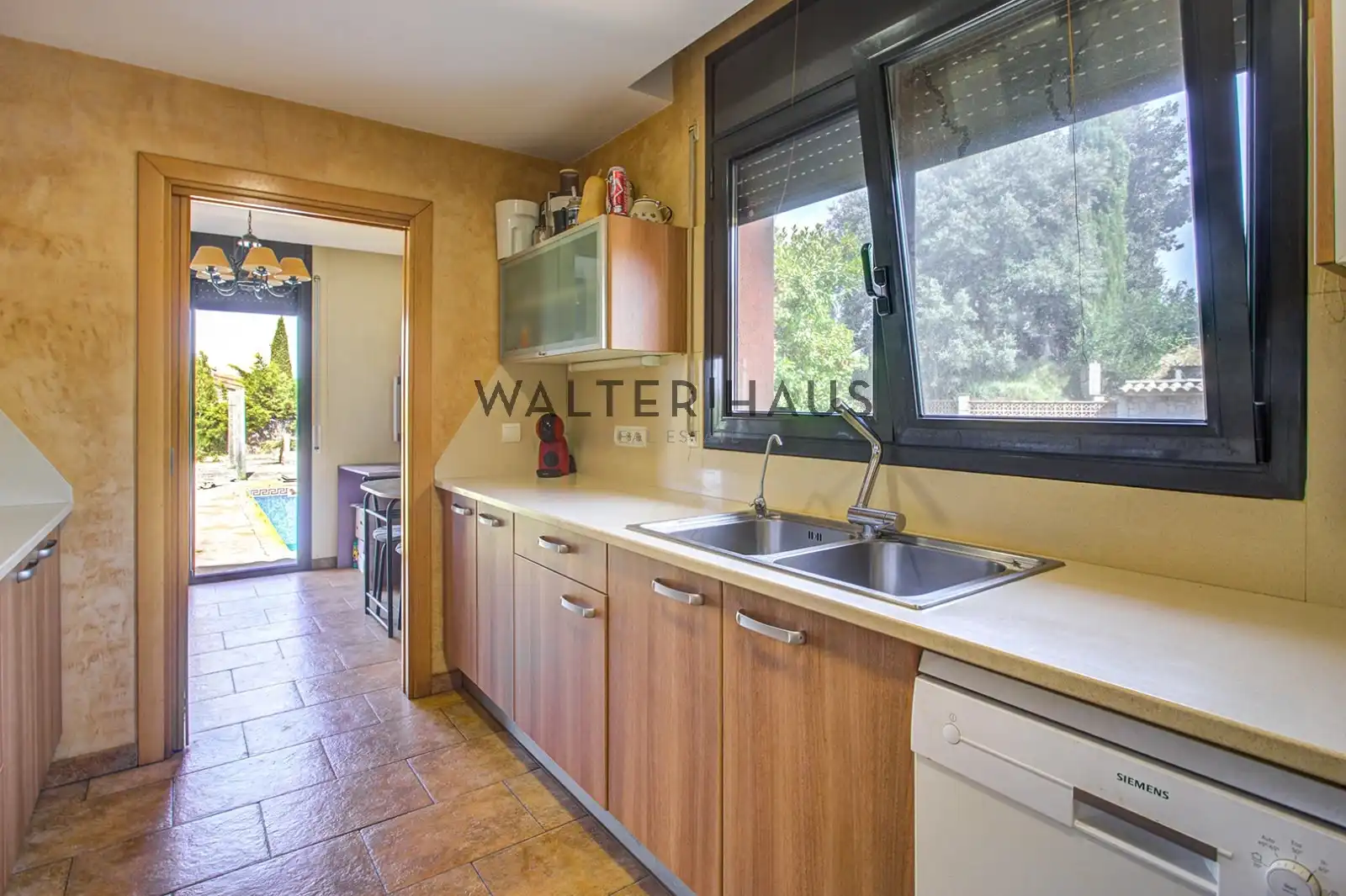Cuina de Casa o xalet en venda en Begur amb Jardí privat, Terrassa i Piscina