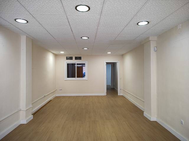 Local comercial en Alquiler en Carrer de Guillem de Montcada, 26 en Barenys