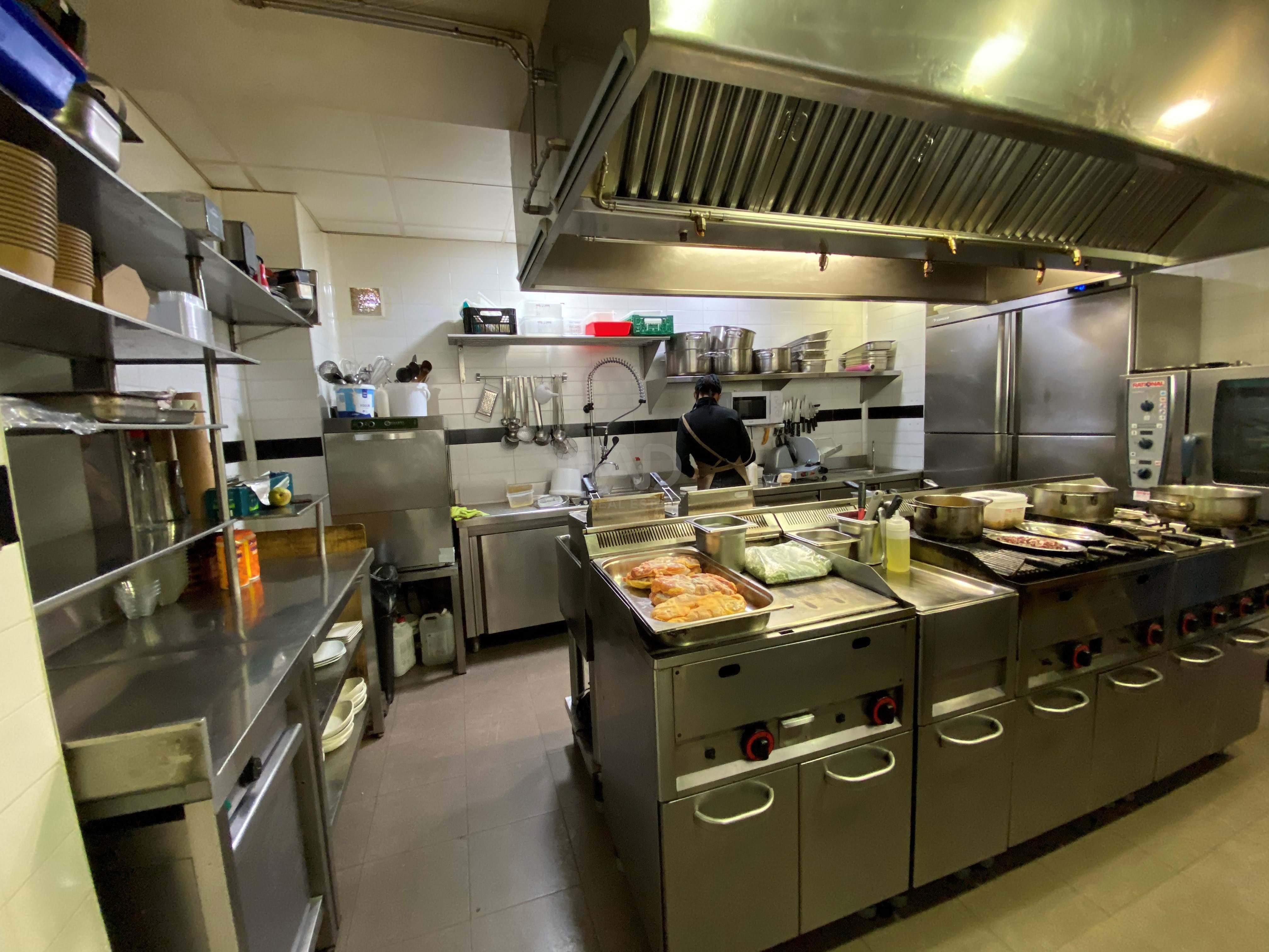 Cuina de Local en venda en Cerdanyola del Vallès