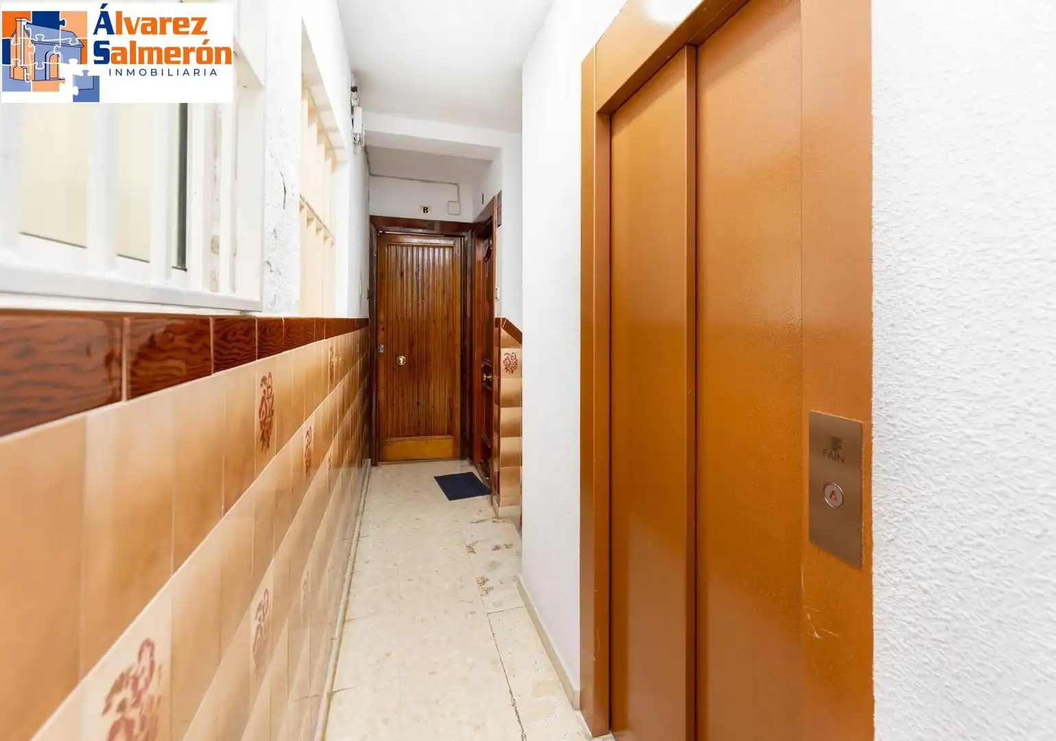 Wohnung zum Verkauf in Granada mit Möbliert und Balkon