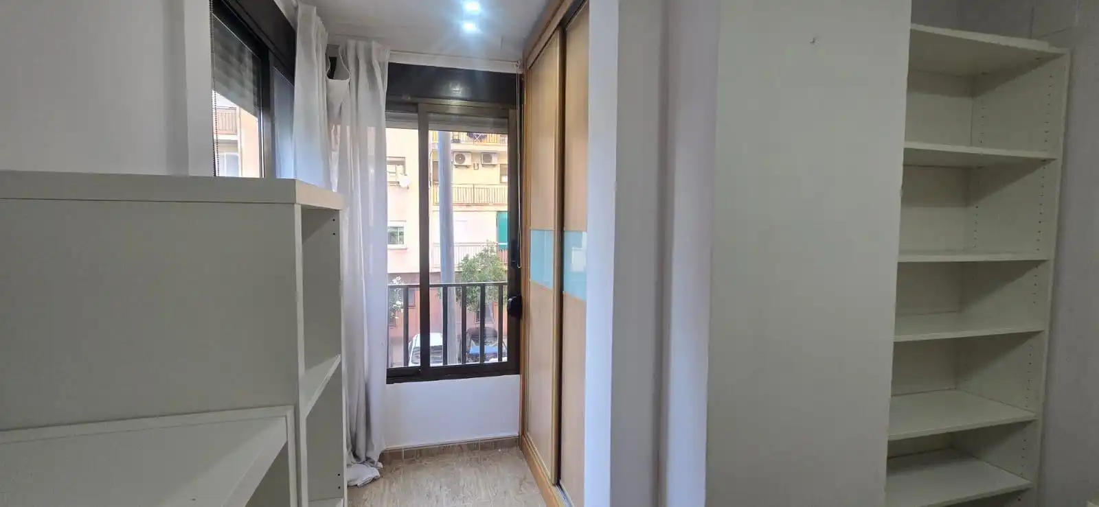 Schlafzimmer von Wohnung zum Verkauf in Valencia mit Klimaanlage, Heizung und Möbliert