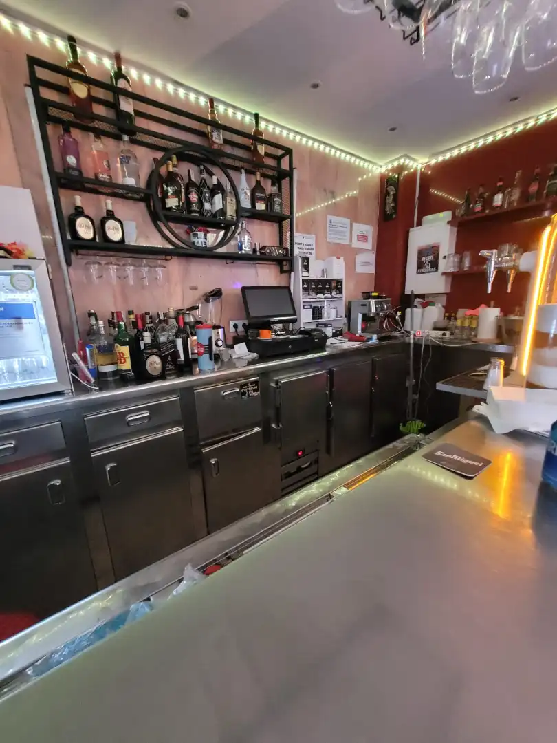 Local comercial en venda a Carrer de Carreras i Candi, imagen 5