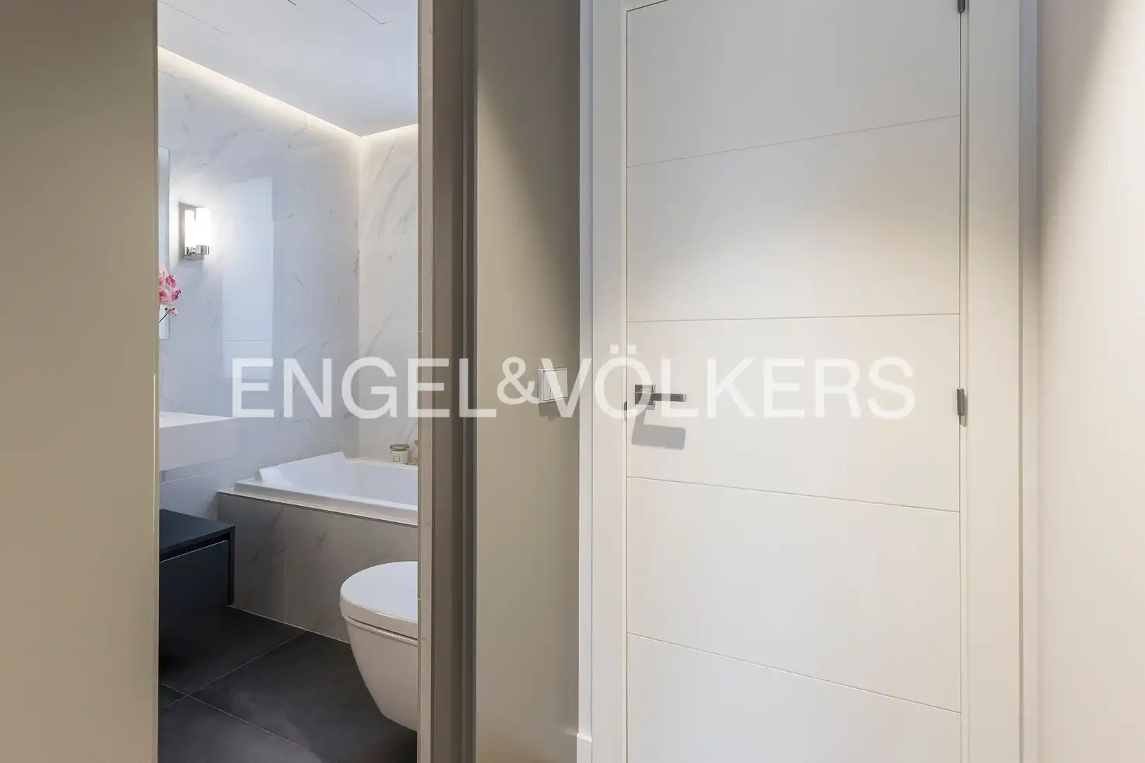 Piso con terraza en venta en Carrer d'Enric Granados, imagen 31