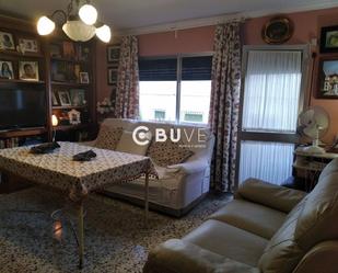 Living room of Flat for sale in Carmona  with Air Conditioner, Heating and Terrace