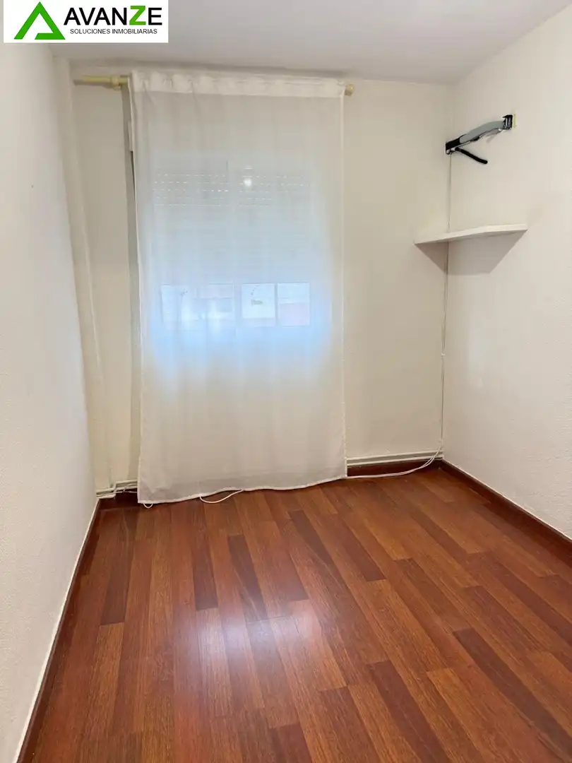Bedroom of Flat for sale in Mérida  with Air Conditioner and Heating