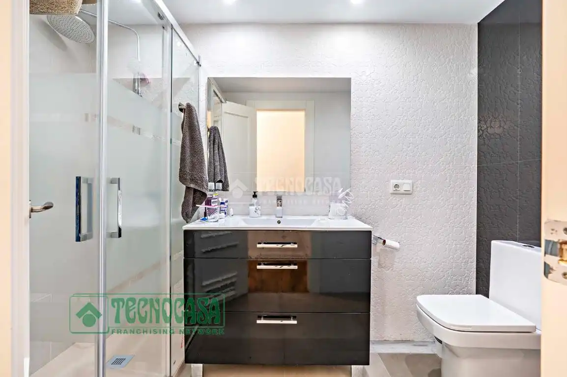 Baño de Piso en venta en Roquetas de Mar con Aire acondicionado