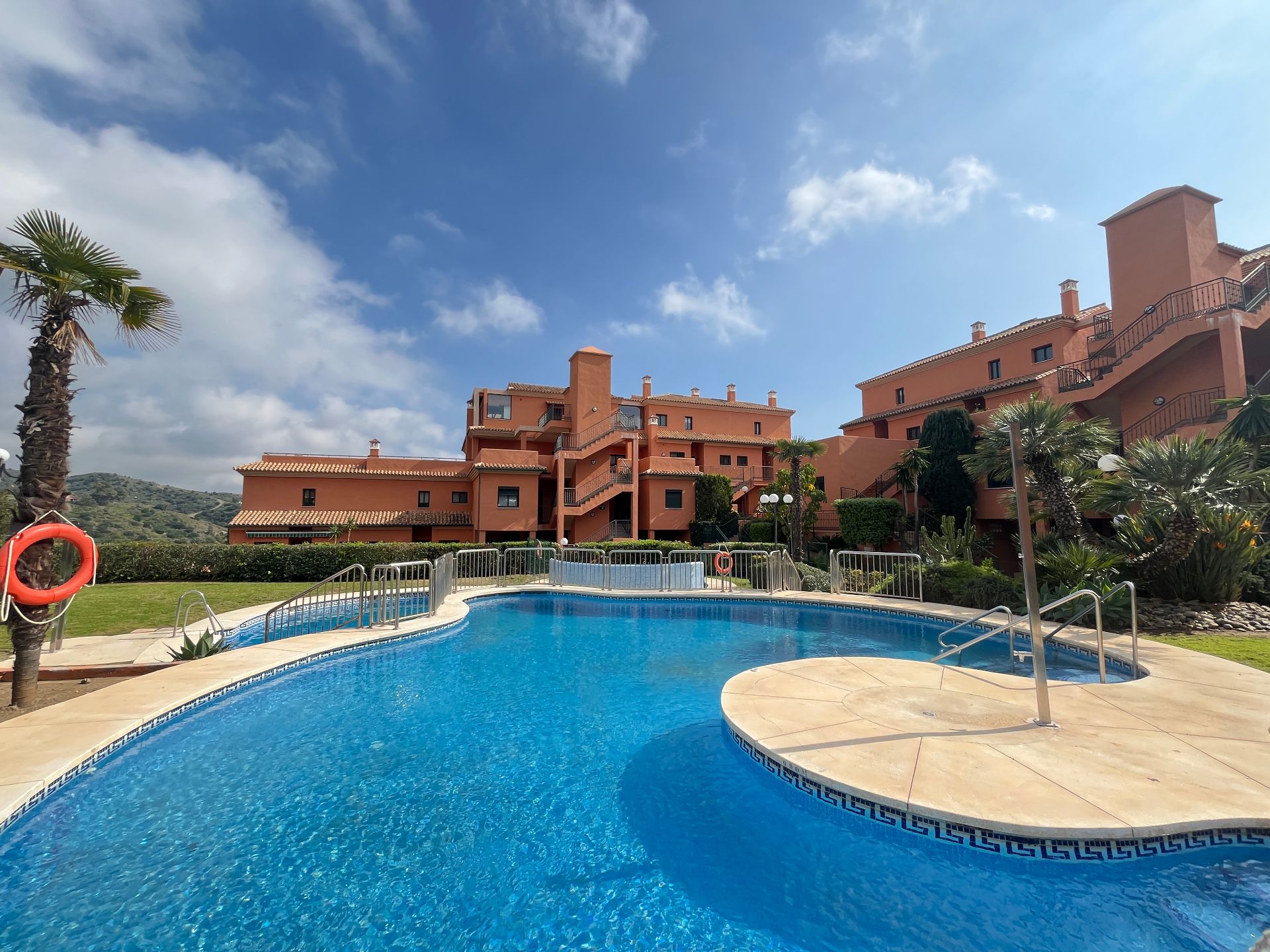 Exterior view of Apartment to rent in Marbella  with Air Conditioner, Terrace and Furnished