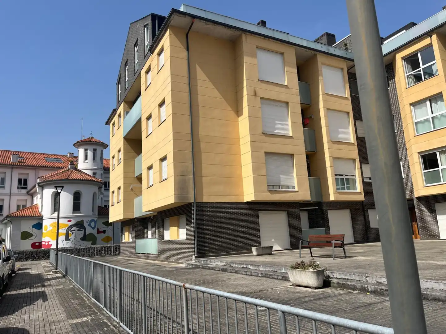 Vista exterior de Pis en venda en Val de San Vicente  amb Calefacció, Jardí privat i Piscina comunitària